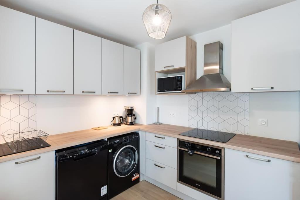 Appartement Renove Pour 6 Avec Parking Villeurbanne Luaran gambar